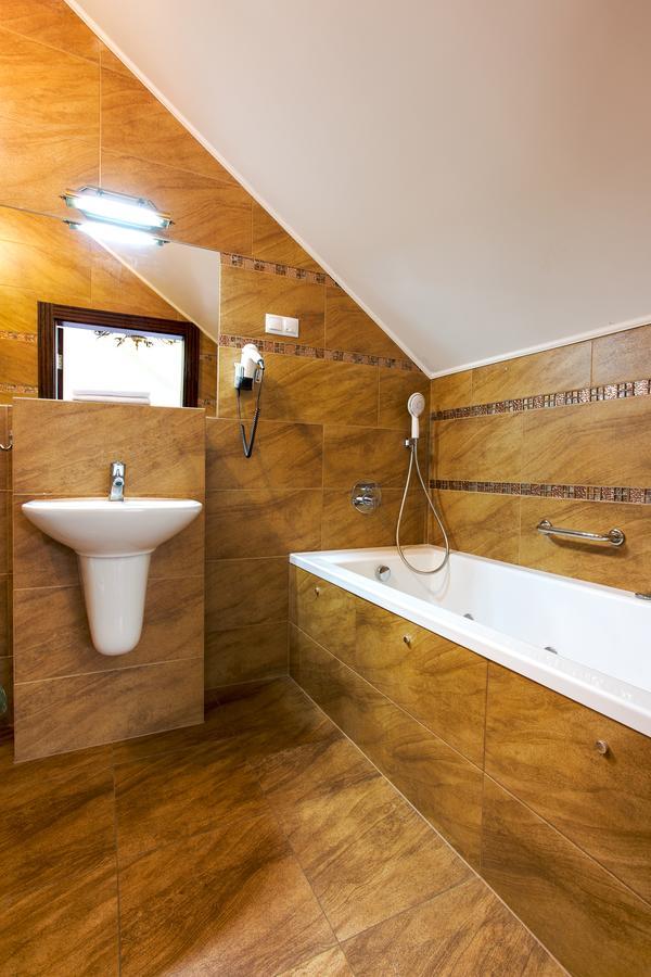 Hotel Roza Kamieniec Wroclawski Luaran gambar